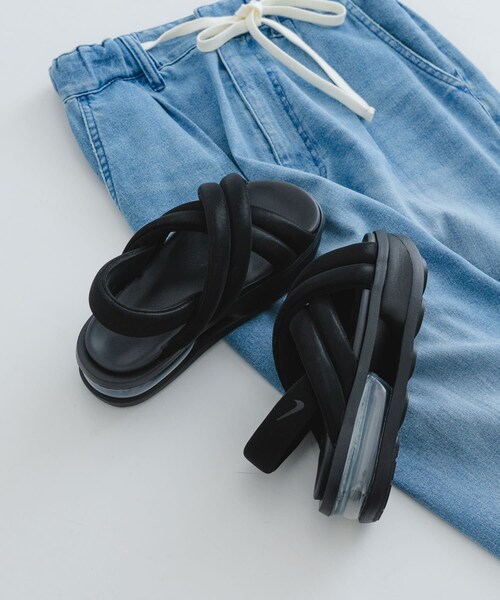 URBAN RESEARCH（アーバンリサーチ）の「NIKE　エアマックスアイラサンダル（サンダル・レディース・ブラック/セイル/ブラック/BRQ BROWN/ROSE GOLD・23/24/25）」の3枚目の写真