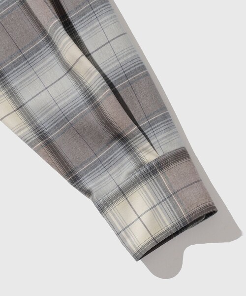ADAM ET ROPE'(アダムエロペ)の「【AURALEE/オーラリー】SUPER LIGHT WOOL CHECK SHIRT(シャツ/ブラウス・メンズ・ダークブラウン/ブルー系・3/4/5)」の11枚目の写真