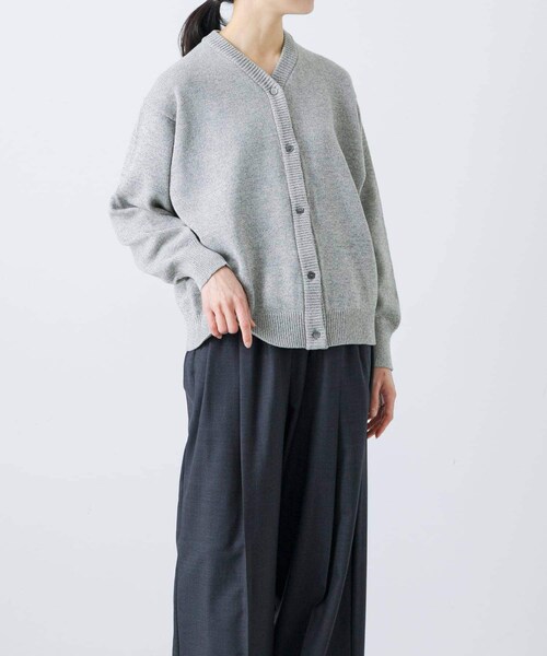 かぐれ（カグレ）の「ドライコットンVネックカーディガン（ニット/セーター・レディース・GRAY/CHARCOAL・Free）」の10枚目の写真