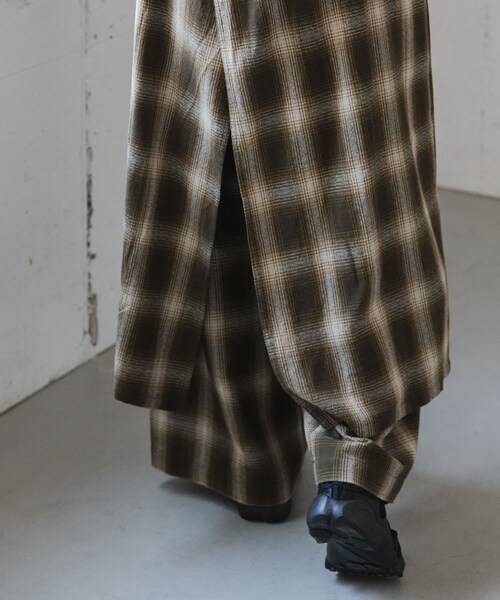 URBAN RESEARCH DOORS(アーバンリサーチドアーズ)の「FORK&SPOON オンブレチェックエプロンワンピース(ワンピース・レディース・BLU×BRN/BEG×KHK・1/2)」の21枚目の写真
