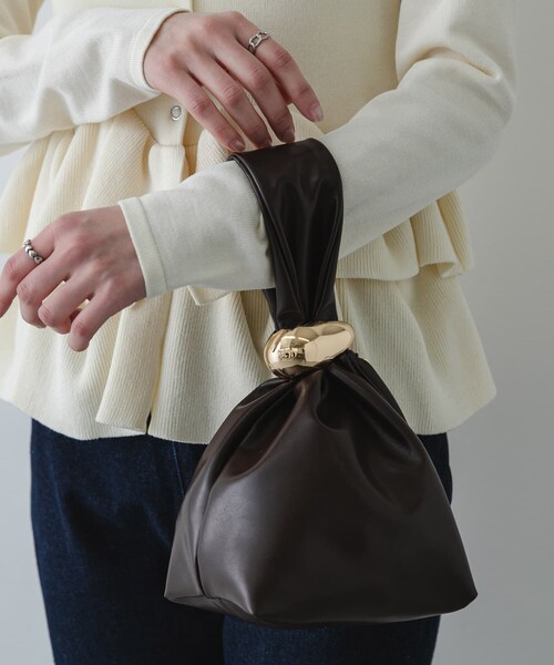 SENSE OF PLACE by URBAN RESEARCH（センスオブプレイスバイアーバンリサーチ）の「メタルツキキンチャクバッグ（ハンドバッグ・レディース・BLACK/BROWN/GREIGE・One）」の13枚目の写真