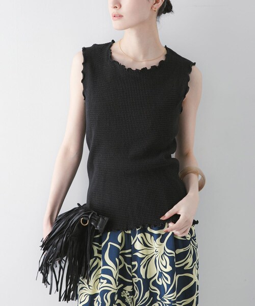 URBAN RESEARCH（アーバンリサーチ）の「V::ROOM　WAFFLE RIB COMBO TANKTOP（タンクトップ・レディース・BLACK/NATURAL・2/4）」の13枚目の写真