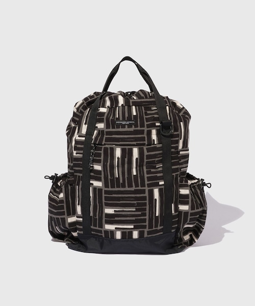 ADAM ET ROPE'（アダムエロペ）の「【ENGINEERED GARMENTS/エンジニアド ガーメンツ】UL 3 Way Bag - CL Tile Print Canvas（バックパック/リュック・メンズ・ブラック・F）」の2枚目の写真