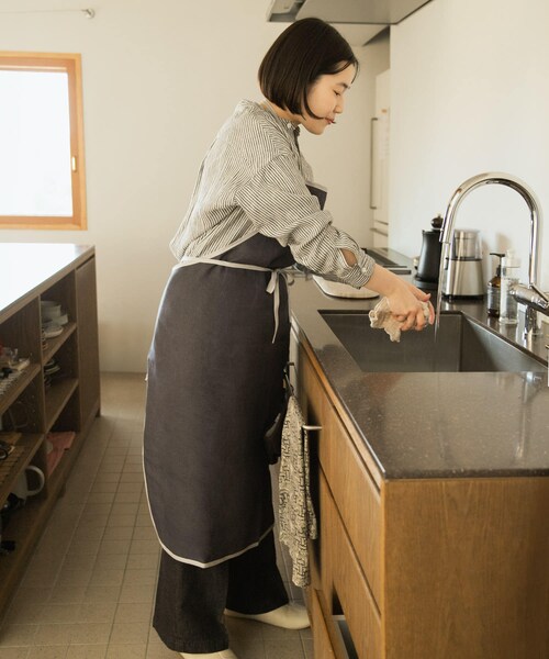 URBAN RESEARCH DOORS（アーバンリサーチドアーズ）の「『別注』fog linen work×DOORS　リネンパイピングエプロン（キッチンツール・メンズ・マカダム・-）」の9枚目の写真