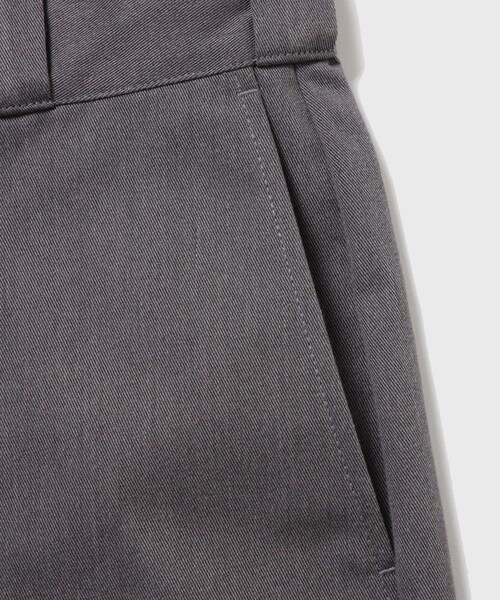 ADAM ET ROPE'（アダムエロペ）の「《別注》【DICKIES/ディッキーズ】PINTUCK SHORTS（その他パンツ・メンズ・ブラック/グレー/ベージュ・30/32/34/36）」の20枚目の写真