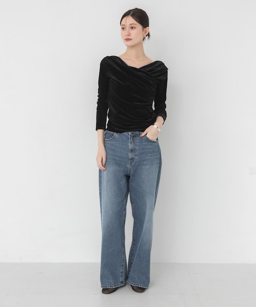 URBAN RESEARCH(アーバンリサーチ)の「ベロアオフショルドレープカットソー(Tシャツ/カットソー・レディース・OFF WHITE/BLACK・Free)」の18枚目の写真