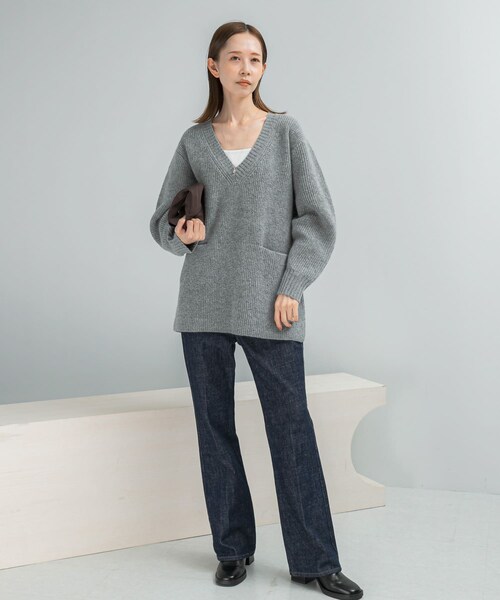 URBAN RESEARCH ROSSO（アーバンリサーチロッソ）の「アルパカ混カーブスリーブVネックプルオーバー（ニット/セーター・レディース・GRAY/PINK/NAVY・Free）」の7枚目の写真