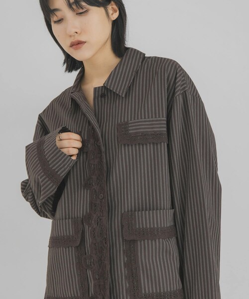 KBF（ケイビーエフ）の「バテンレースストライプシャツ（シャツ/ブラウス・レディース・BROWN/IVORY/BLUE GRAY・One）」の14枚目の写真