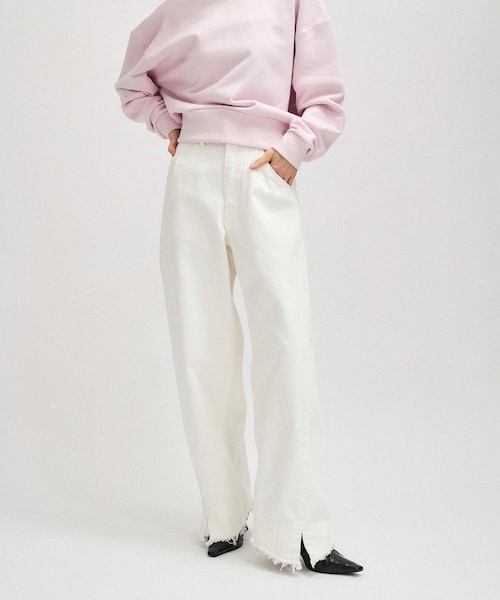 ADAM ET ROPE'(アダムエロペ)の「【サステナブル】・【新色追加】ルーズフィットアジャストデニム(デニムパンツ・レディース・ホワイト/ダークブラウン/サックス/ベージュ系/ブラック/キナリ/ネイビー/ブルー系・34/36/38)」の2枚目の写真