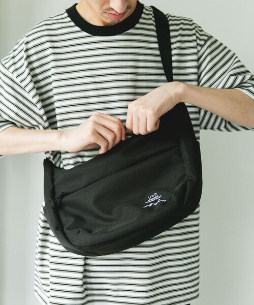 URBAN RESEARCH DOORS(アーバンリサーチドアーズ)の「URD SHOULDER BAG(ショルダーバッグ・メンズ・BLACK/BROWN・-)」の5枚目の写真
