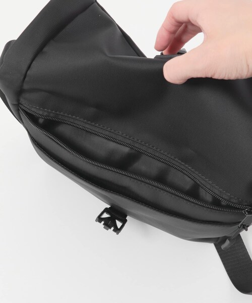 RODE SKO（ロデスコ）の「撥水フィドロックショルダーバッグ M（ショルダーバッグ・メンズ・BLACK/KHAKI・M）」の9枚目の写真