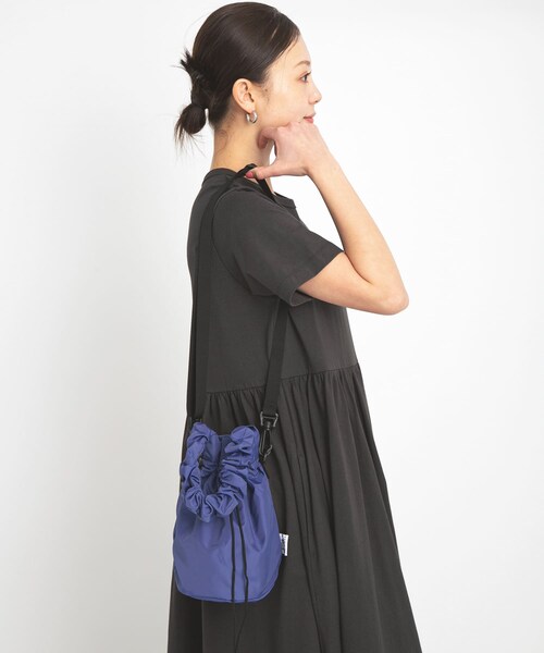 URBAN RESEARCH Sonny Label（アーバンリサーチサニーレーベル）の「DRIFTER　ギャザーハンドルポーチバッグ（その他雑貨・レディース・BLACK/BLUE・one）」の13枚目の写真