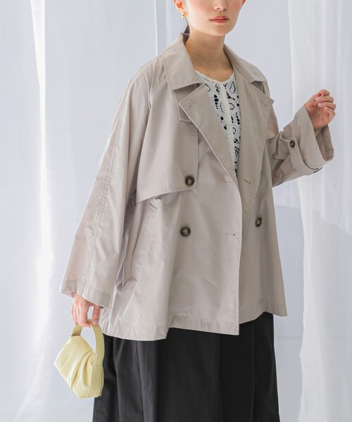 URBAN RESEARCH ROSSO（アーバンリサーチロッソ）の「『WEB/一部店舗限定』撥水ショートトレンチコート（ステンカラーコート・レディース・L/BEIGE/NAVY・FREE）」の5枚目の写真