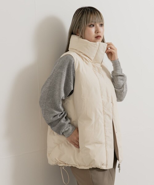 THE GOODLAND MARKET（ザグッドランドマーケット）の「KWD　STAND COLLAR DOWN VEST（その他アウター・レディース・Ivory/Black・one）」の5枚目の写真