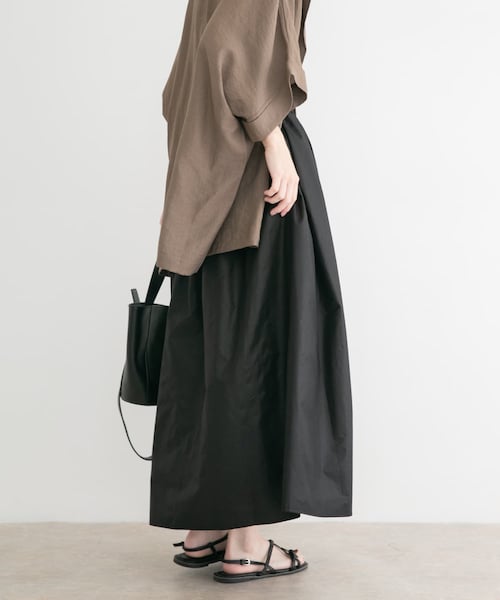 ITEMS URBANRESEARCH(アイテムズ アーバンリサーチ)の「ツヤタックボリュームスカート(スカート・レディース・BLK/BEG/KHK・Free)」の6枚目の写真