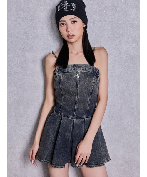 GYDA（ジェイダ）の「GG bijouデニムプリーツスカートライクミニワンピース（ワンピース・レディース・アイスブルー/インディゴ・M）」の4枚目の写真
