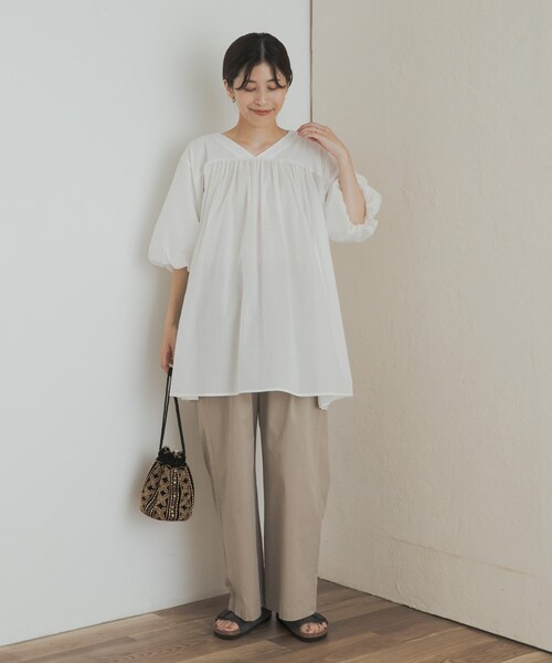 URBAN RESEARCH DOORS(アーバンリサーチドアーズ)の「コットンボイルVネックチュニック(チュニック・レディース・OFF/BLACK・M)」の9枚目の写真