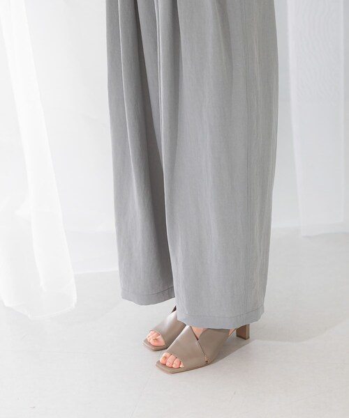 URBAN RESEARCH ROSSO（アーバンリサーチロッソ）の「ライトタックパンツ（その他パンツ・レディース・L.GRAY/OFF WHITE・36/38）」の16枚目の写真