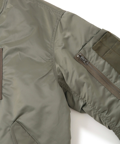 ADAM ET ROPE'（アダムエロペ）の「【BAL/バル】SPIEWAK DOUBLE ZIP BOMBER JACKET（MA-1・メンズ・ブラック/カーキ・2/3）」の10枚目の写真