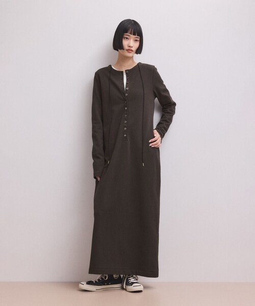 ADAM ET ROPE'(アダムエロペ)の「【WEB限定】マルチWAYヘンリーネックワンピース(ワンピース・レディース・ブラック/ダークブラウン/ネイビー・M/S)」の10枚目の写真