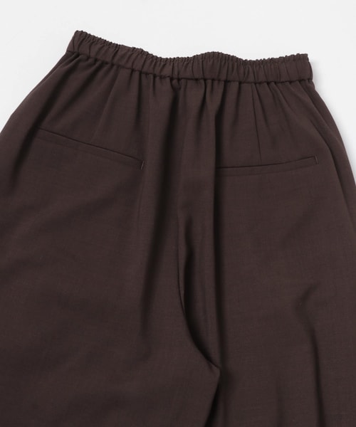 URBAN RESEARCH（アーバンリサーチ）の「タックギャザーストレートパンツ（その他パンツ・レディース・BEIGE/BROWN/CHARCOAL/STRIPE・36/38/40）」の16枚目の写真