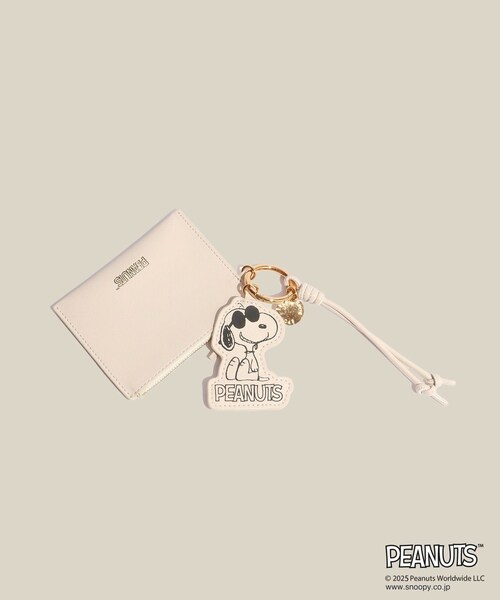 ROPE'(ロペ)の「【WEB限定/一部店舗限定】【E'POR×PEANUTS】別注 ポーチ付き ART CHARM(チャーム・レディース・ブラック/オフホワイト/レッド・F)」の1枚目の写真