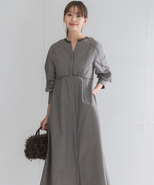 URBAN RESEARCH ROSSO（アーバンリサーチロッソ）の「『一部WEB限定カラー』バイカラーチェックナローワンピース（ワンピース・レディース・BROWN/BEIGE/NAVY・Free）」の17枚目の写真
