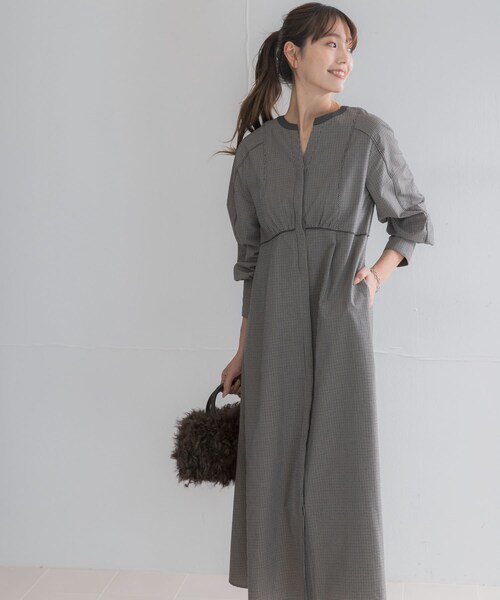 URBAN RESEARCH ROSSO（アーバンリサーチロッソ）の「『一部WEB限定カラー』バイカラーチェックナローワンピース（ワンピース・レディース・BROWN/BEIGE/NAVY・Free）」の20枚目の写真