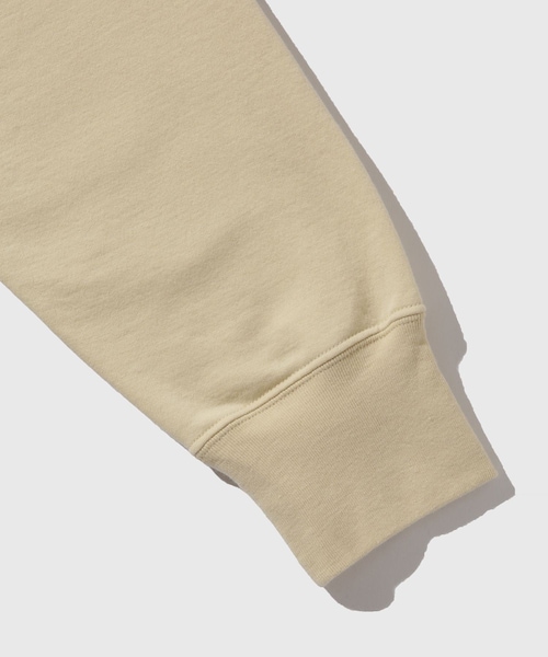 ADAM ET ROPE'（アダムエロペ）の「【AURALEE/オーラリー】ELASTIC HIGH GAUGE SWEAT P/O（スウェット・メンズ・ブラック/キナリ・3/4）」の8枚目の写真