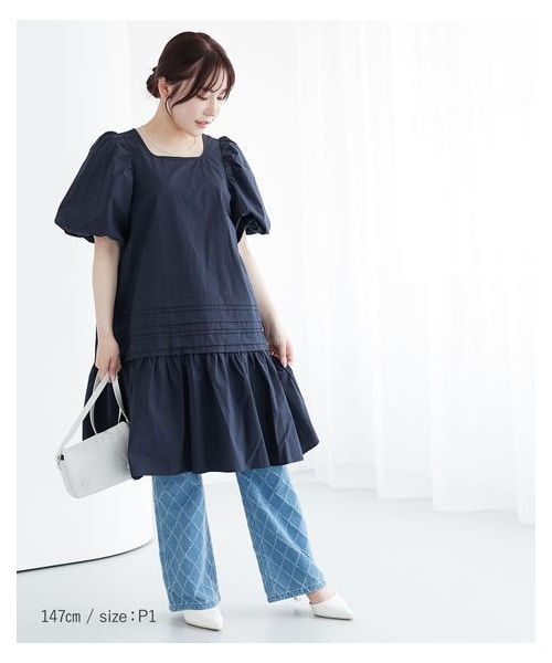 nissen（ニッセン）の「小さいサイズ　綿100％タックギャザーミニワンピース　低身長さん・小柄女性（ワンピース・レディース・オフホワイト/ネイビー・P1/P2）」の4枚目の写真