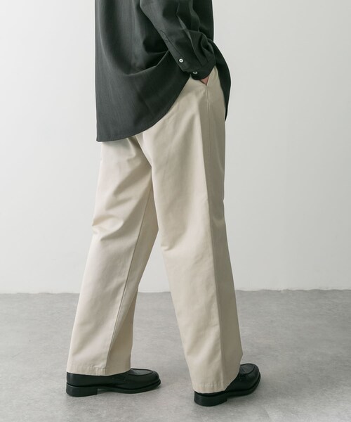 URBAN RESEARCH DOORS（アーバンリサーチドアーズ）の「『イージーケア』『速乾』2タックワイドチノパンツ（チノパンツ・メンズ・OFF/BEIGE/D.NAVY・M/L）」の17枚目の写真