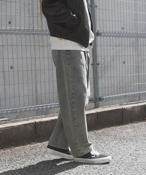ITEMS URBANRESEARCH（アイテムズ アーバンリサーチ）の「Dusty Wide Tapered Jeans（その他パンツ・メンズ・SAND/OCEAN/STONE・M/L）」の20枚目の写真