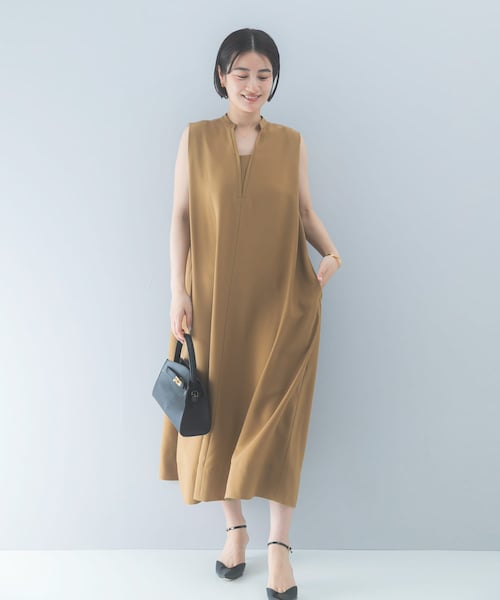 URBAN RESEARCH ROSSO（アーバンリサーチロッソ）の「クールタッチ 吸水速乾キーネックフレアワンピース（ワンピース・レディース・D/NAVY/Y/GOLD・Free）」の2枚目の写真