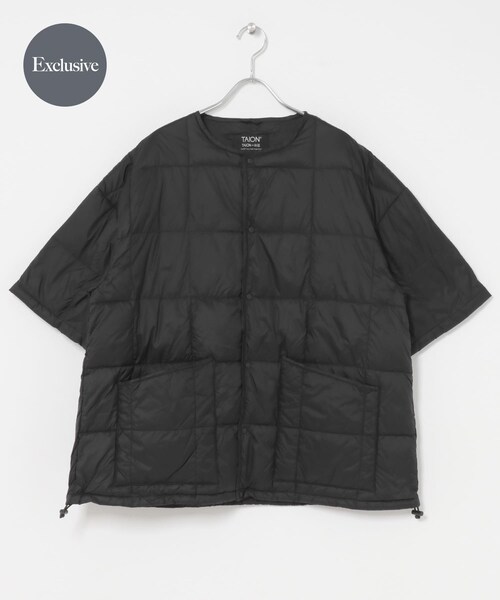 URBAN RESEARCH DOORS（アーバンリサーチドアーズ）の「『別注』TAION×DOORS　SHORTSLEEVE DOWN JACKET（その他アウター・レディース・WHITE/BLACK/D. CHOCO・One）」の2枚目の写真