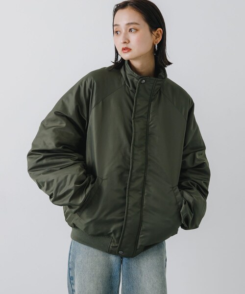 SENSE OF PLACE by URBAN RESEARCH（センスオブプレイスバイアーバンリサーチ）の「『ユニセックス』ナイロンギャザースタンドブルゾン（テーラードジャケット・メンズ・GRAY/BLACK/OLIVE・M/L）」の3枚目の写真