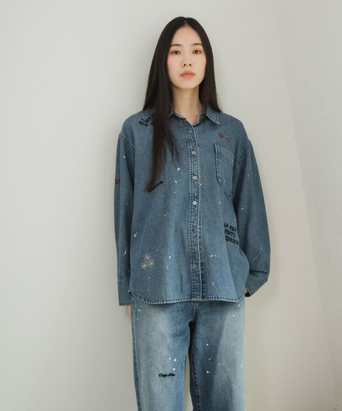 URBAN RESEARCH（アーバンリサーチ）の「『別注』PICCADILLY×URBAN RESEARCH　刺繍デニムシャツ（シャツ/ブラウス・レディース・LT GRAY/LT INDIGO・Free）」の11枚目の写真