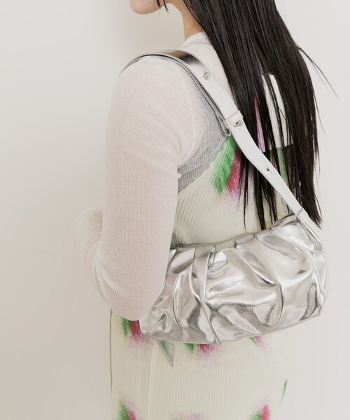 THE GOODLAND MARKET（ザグッドランドマーケット）の「ALICE MARTHA　ERIN MINI（ハンドバッグ・レディース・071SLV/044YEL/049RED・FREE）」の3枚目の写真
