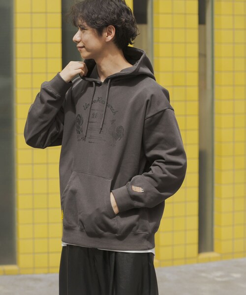 URBAN RESEARCH（アーバンリサーチ）の「鳥貴族×UR　UnuboResearch  PARKA（スウェット・メンズ・GRAY/RED/CHARCOAL/BLACK/MOCHA・M/L/XL）」の5枚目の写真