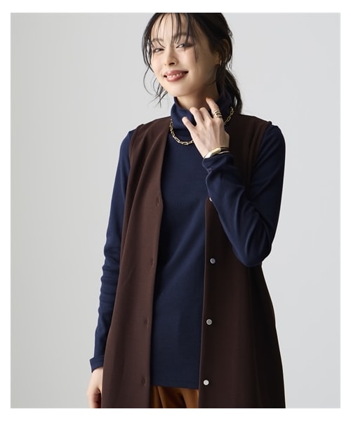 nissen（ニッセン）の「綿１００％フライス素材タートルネック長袖Ｔシャツ（UVカット）＜大きいサイズ有＞（Tシャツ/カットソー・レディース・黒/オフホワイト/グレージュ/杢チャコールグレー/ネイビー/ライムグリーン/トープ/ディープグリーン/パープル・L/LL/3L/4L/5L/6L/8L/10L/S/M）」の7枚目の写真