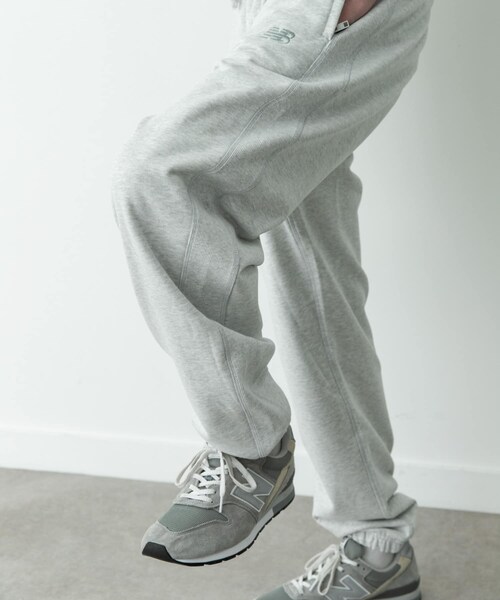 URBAN RESEARCH Sonny Label（アーバンリサーチサニーレーベル）の「NEW BALANCE　スウェットジョガーパンツ（スウェットパンツ・メンズ・アッシュヘザー/ブラック・M/L）」の13枚目の写真