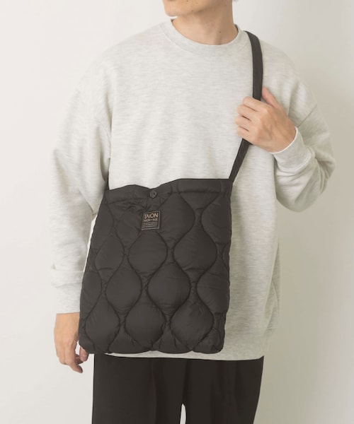 ITEMS URBANRESEARCH(アイテムズ アーバンリサーチ)の「TAION Cross Body Down Bag -M(ショルダーバッグ・メンズ・BLK/G.BEIGE/D.OLIVE/D.NAVY/PAINT CAMO・-)」の1枚目の写真