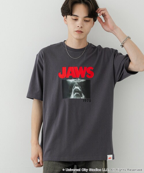 SENSE OF PLACE by URBAN RESEARCH（センスオブプレイスバイアーバンリサーチ）の「『別注』SENSE OF PLACE×JAWS　プリントT-SHIRTS/B（Tシャツ/カットソー・メンズ・WHITE/CHARCOAL/BLUE・M/L）」の12枚目の写真