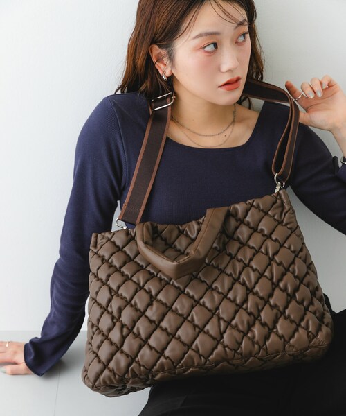 RODE SKO（ロデスコ）の「テープショルダーキルティングバッグ（ショルダーバッグ・レディース・TAUPE/DARK BROWN・one）」の12枚目の写真