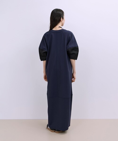 ADAM ET ROPE'(アダムエロペ)の「【WEB限定】ハーフZIPコクーンワンピース(ワンピース・レディース・ブラック/ダークブラウン/ネイビー・36/38)」の12枚目の写真