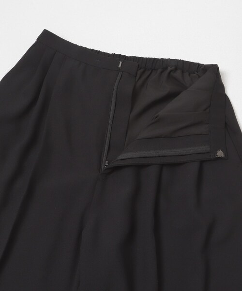 URBAN RESEARCH ROSSO（アーバンリサーチロッソ）の「ジョーゼットタックテーパードパンツ（その他パンツ・レディース・OFF/BLACK・36/38）」の17枚目の写真