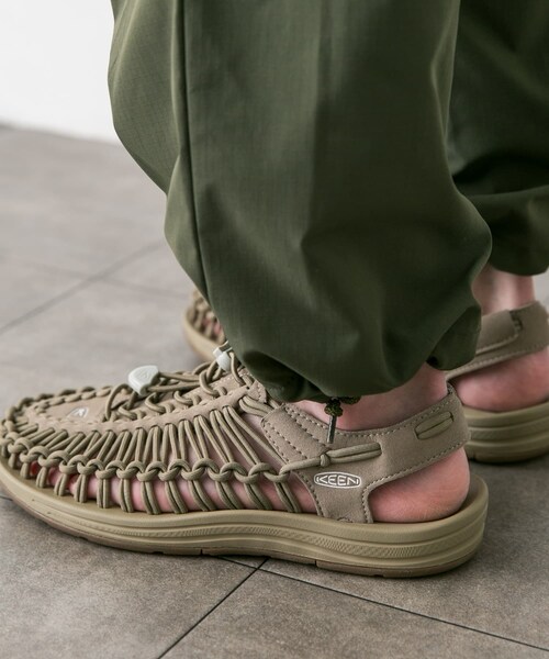 URBAN RESEARCH DOORS(アーバンリサーチドアーズ)の「KEEN UNEEK(サンダル・メンズ・Timberwolf/Magnet/Dark Olive・8/8.5/9/9.5/10)」の12枚目の写真