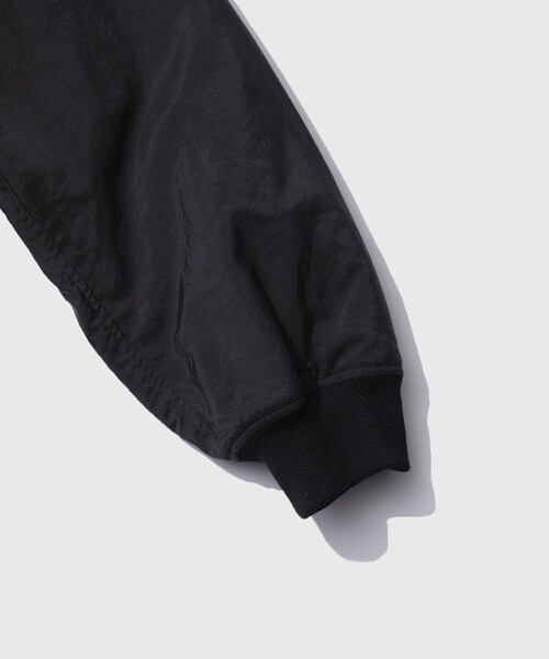 ADAM ET ROPE'(アダムエロペ)の「【ATON/エイトン】FIBRIL NYLON SATIN FLIGHT JACKET(その他アウター・メンズ・ブラック系・4/6)」の6枚目の写真