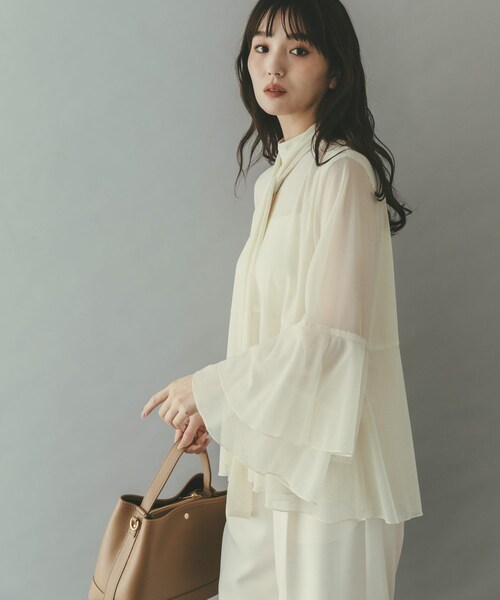 URBAN RESEARCH ROSSO（アーバンリサーチロッソ）の「シアーラメチュールフレアスリーブブラウス（シャツ/ブラウス・レディース・OFF WHITE/BLACK・Free）」の5枚目の写真