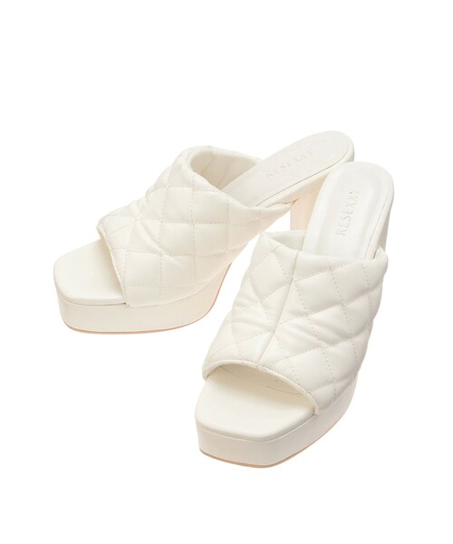 RESEXXY（リゼクシー）の「キルティングサンダル（サンダル・レディース・ホワイト/ブラック・S/M/L）」の2枚目の写真