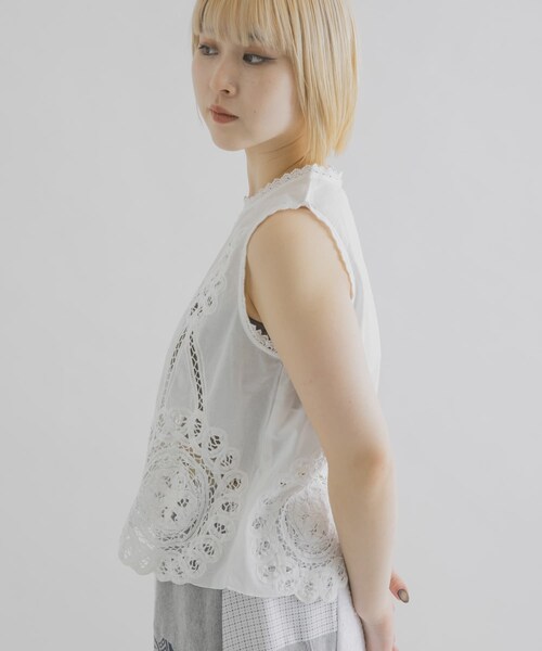 THE GOODLAND MARKET（ザグッドランドマーケット）の「FANAKA　レースノースリーブプルオーバー（シャツ/ブラウス・レディース・WHITE/BLACK・Free）」の6枚目の写真